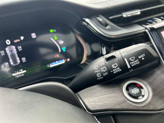 Used 2023 Jeep Grand Cherokee Overland w/ Luxury Tech Group IV image 29