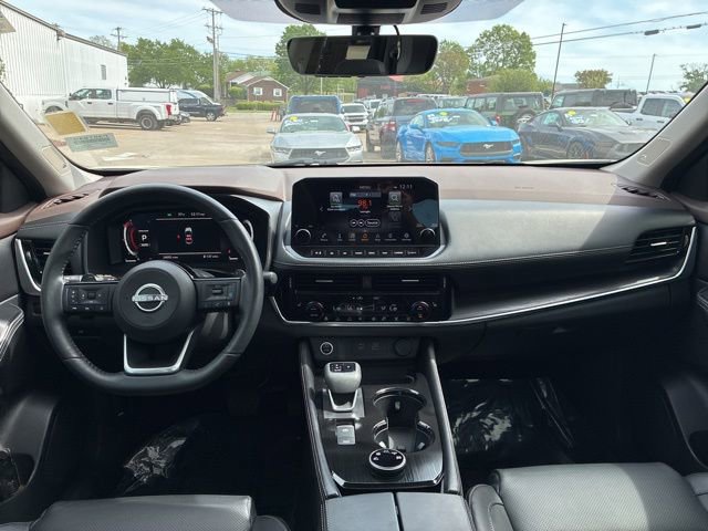 Used 2023 Nissan Rogue Platinum w/ Platinum Premium Package AWD/4WD image 23