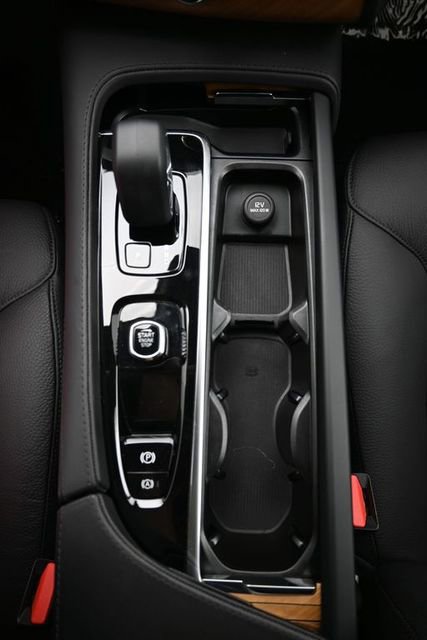 Used 2024 Volvo XC90 B5 Plus image 11