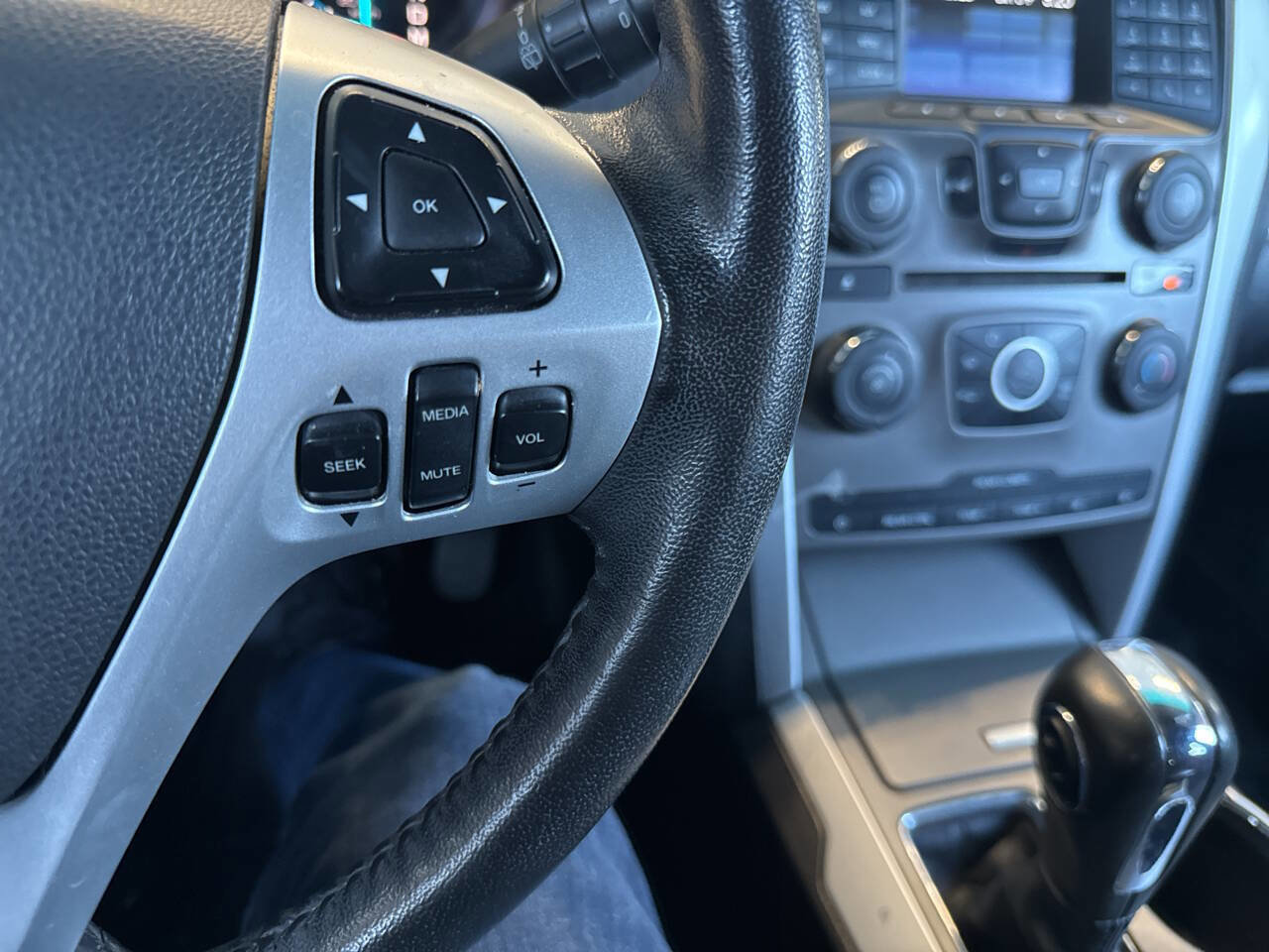 Used 2011 Ford Explorer XLT w/ Class III Trailer Tow Pkg image 26