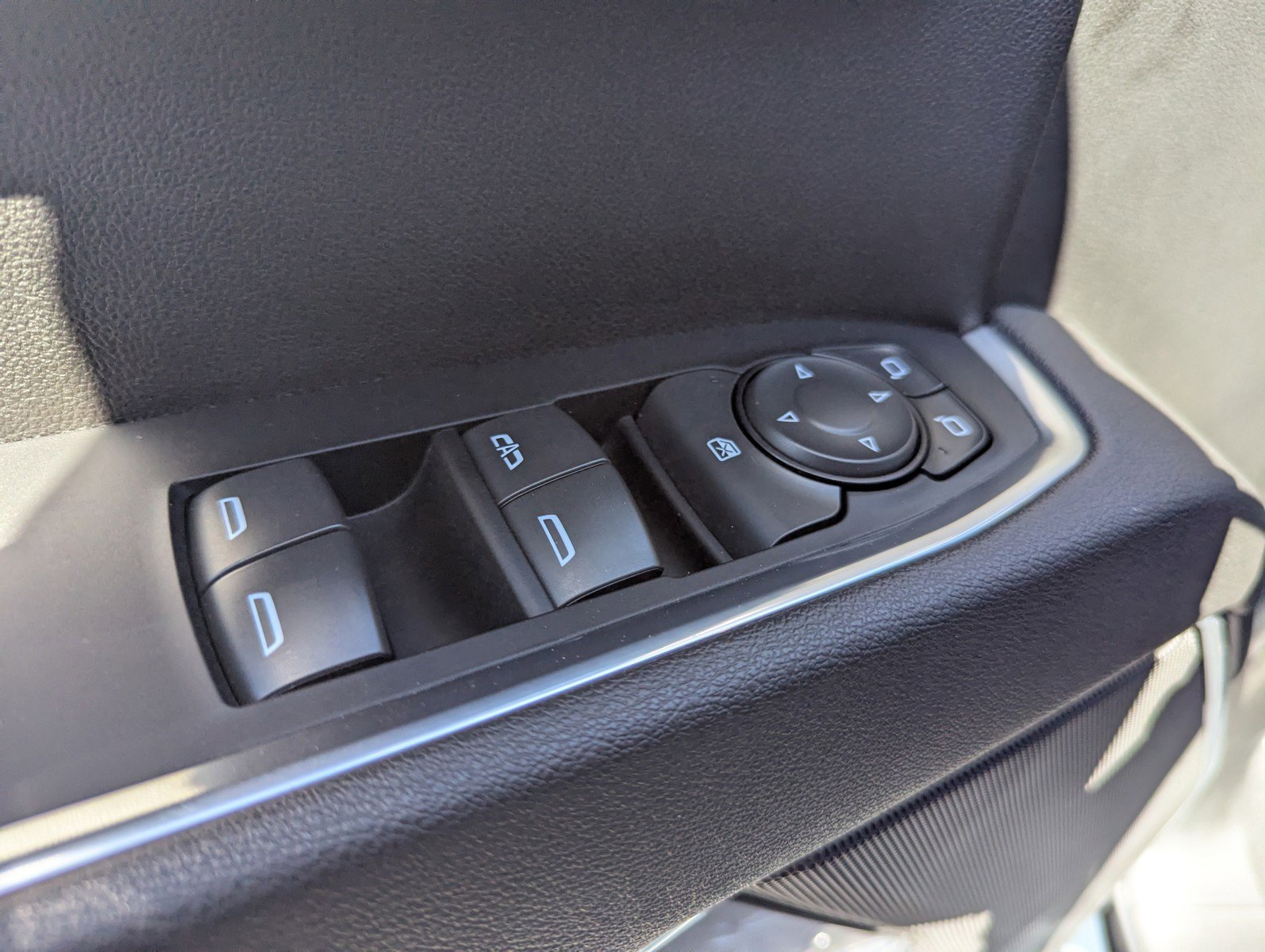 Certified 2026 Chevrolet Silverado 1500 LT w/ Convenience Package II image 28