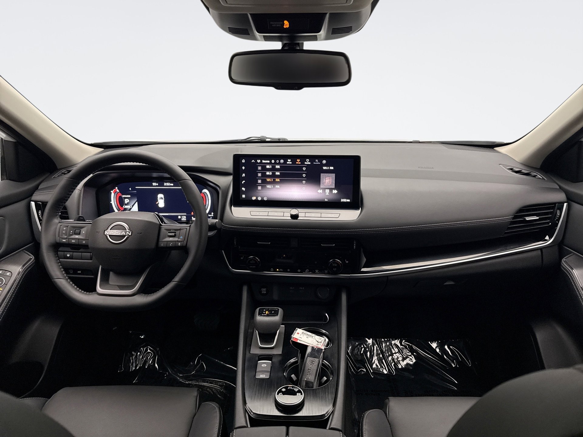 Used 2025 Nissan Rogue SL image 14