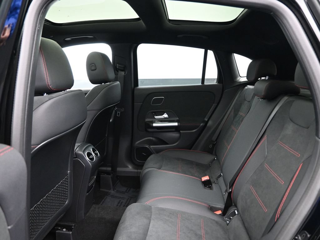 Used 2025 Mercedes-Benz GLA 250 4MATIC image 27