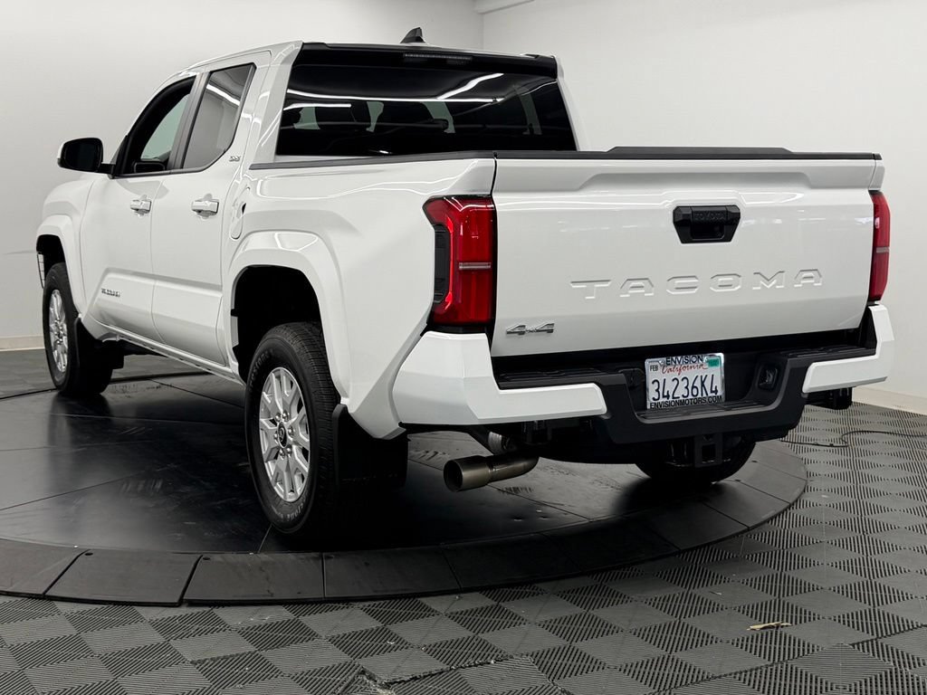 Used 2026 Toyota Tacoma SR5 AWD/4WD image 12