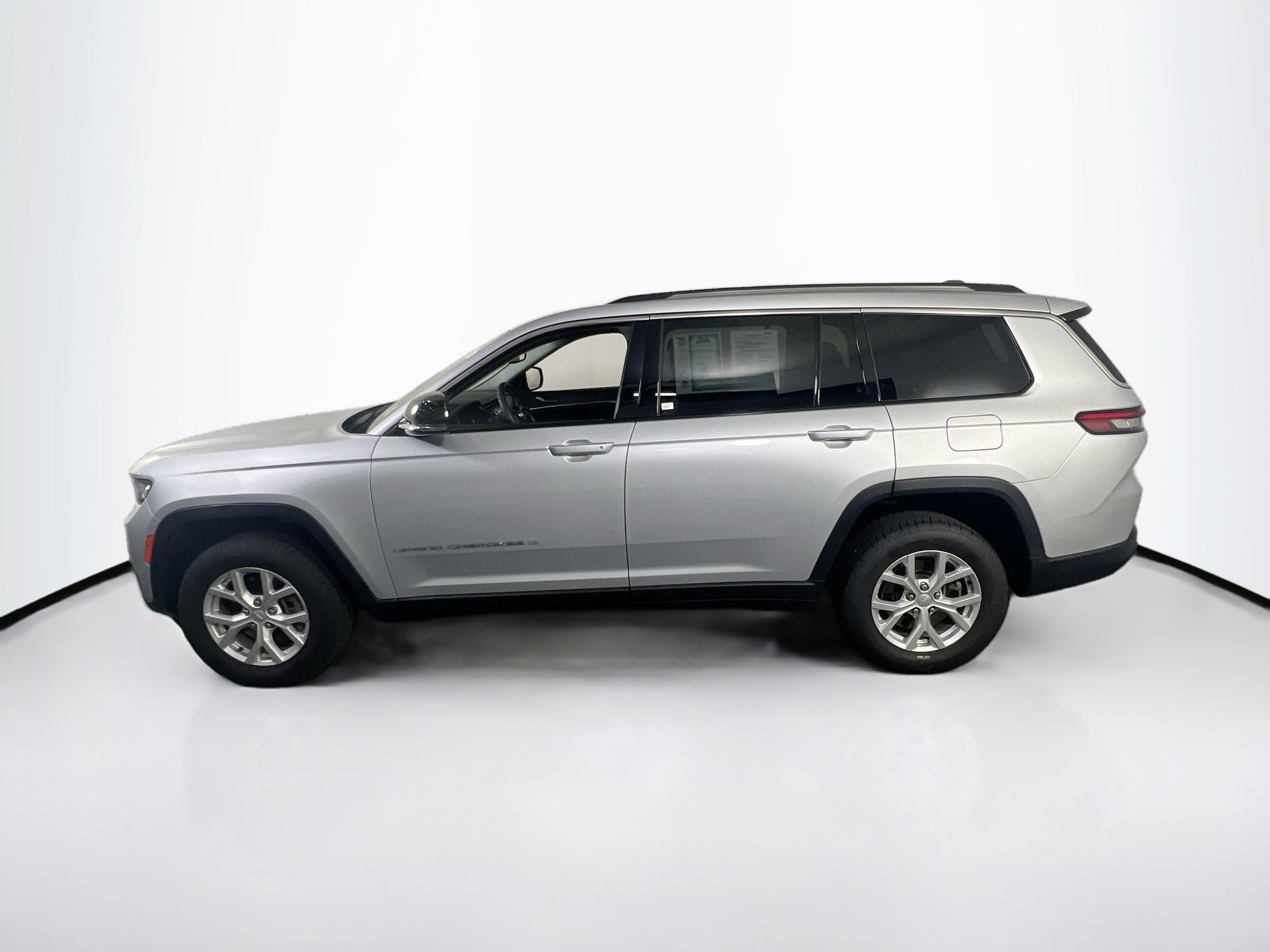 Used 2024 Jeep Grand Cherokee L Limited AWD/4WD image 8