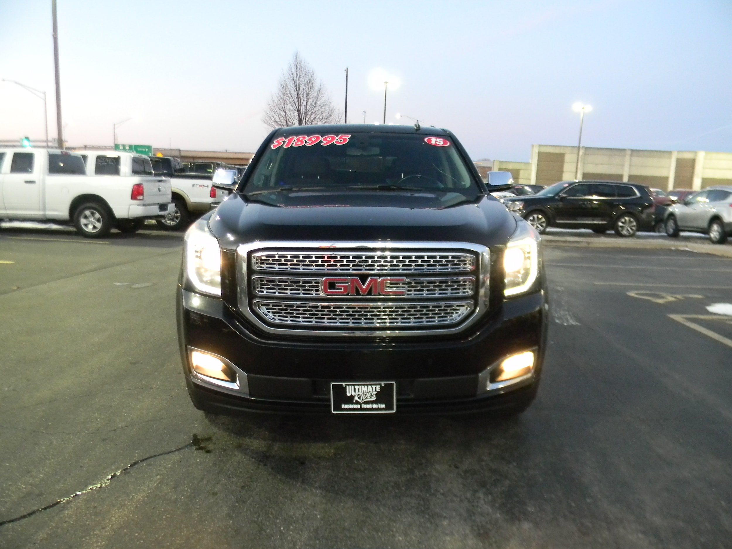 Used 2015 GMC Yukon SLE AWD/4WD image 3