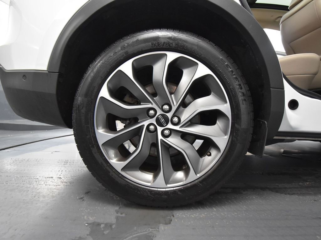 Used 2023 Lincoln Nautilus Reserve w/ Equipment Group 201A image 16