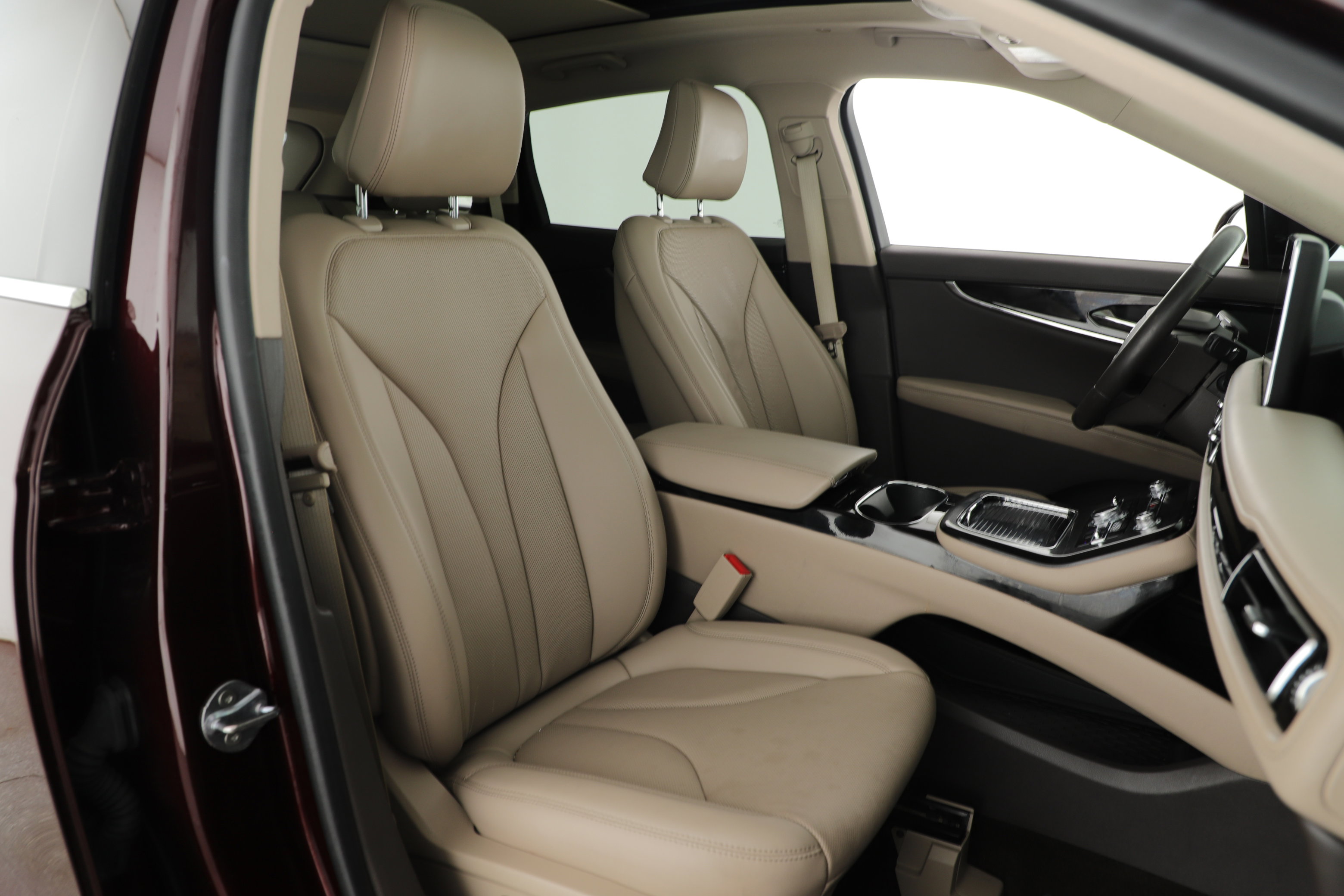 Used 2023 Lincoln Nautilus Reserve AWD/4WD image 17