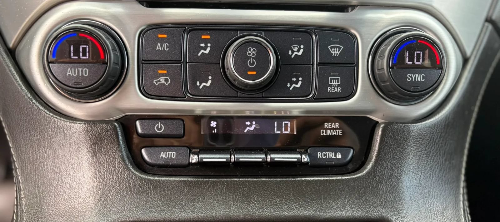 Used 2020 GMC Yukon SLE w/ SLE Value Package RWD image 16