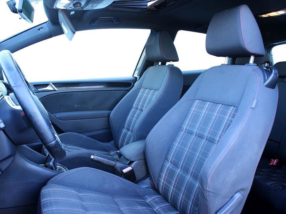 Used 2010 Volkswagen GTI 2-Door image 8