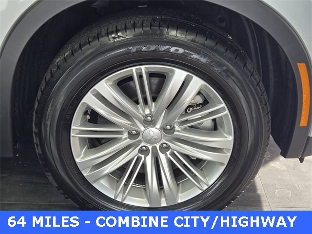 Used 2025 Mitsubishi Outlander ES image 6