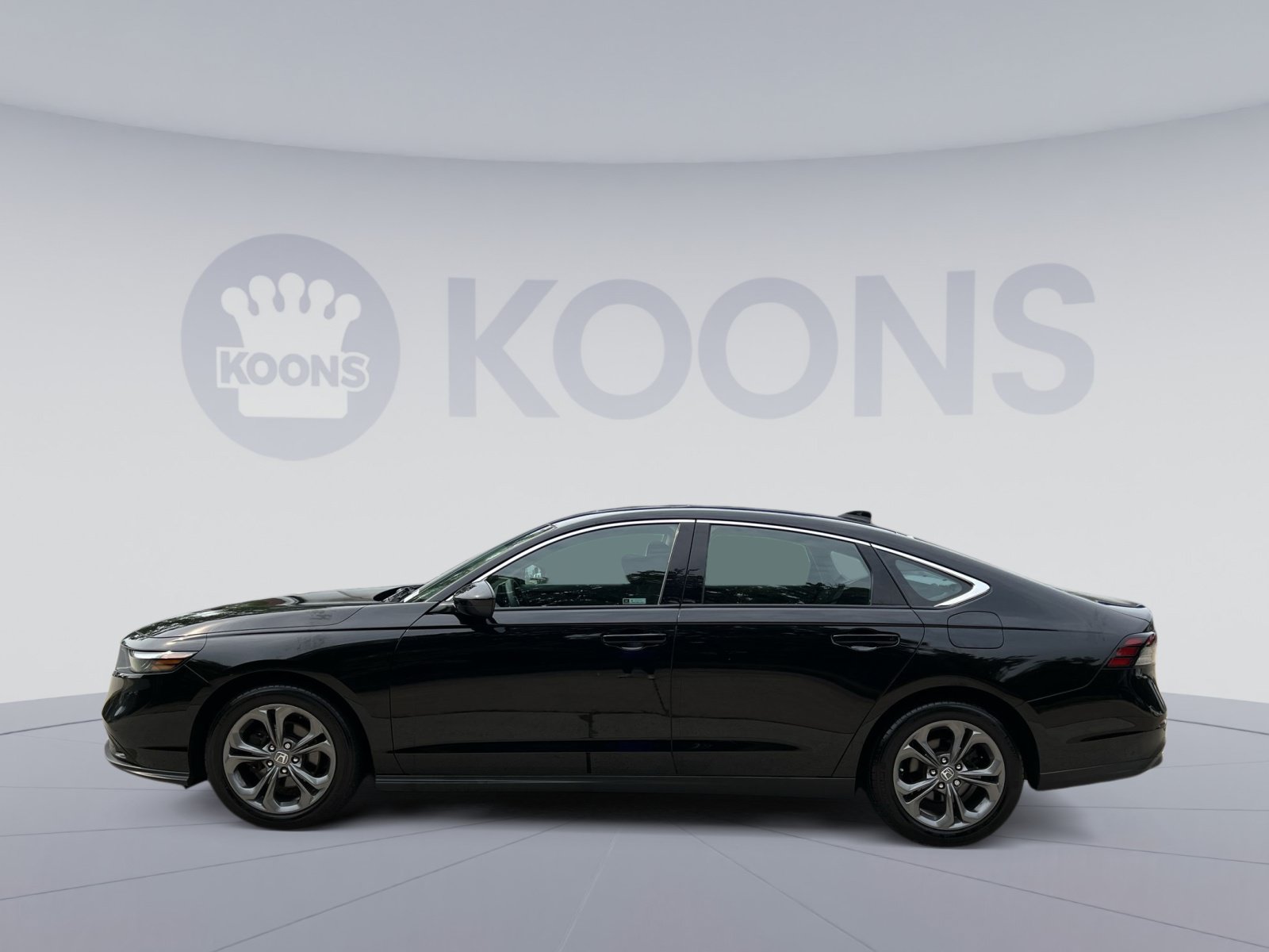 Used 2024 Honda Accord EX image 2