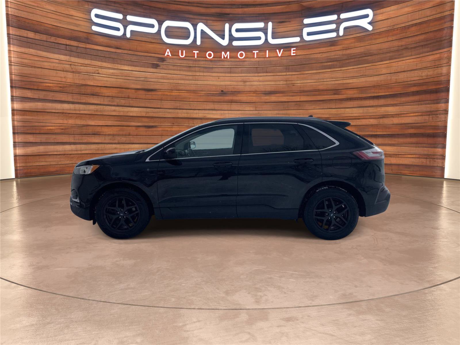 Used 2022 Ford Edge SEL w/ Convenience Package image 2