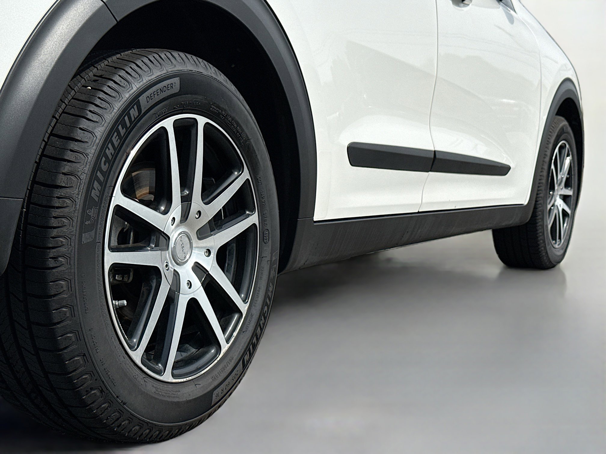 Used 2019 Kia Niro EX FWD image 17