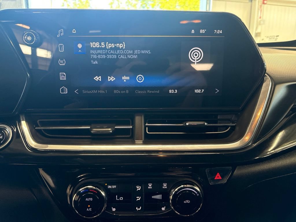 Used 2024 Chevrolet Trax RS FWD image 9