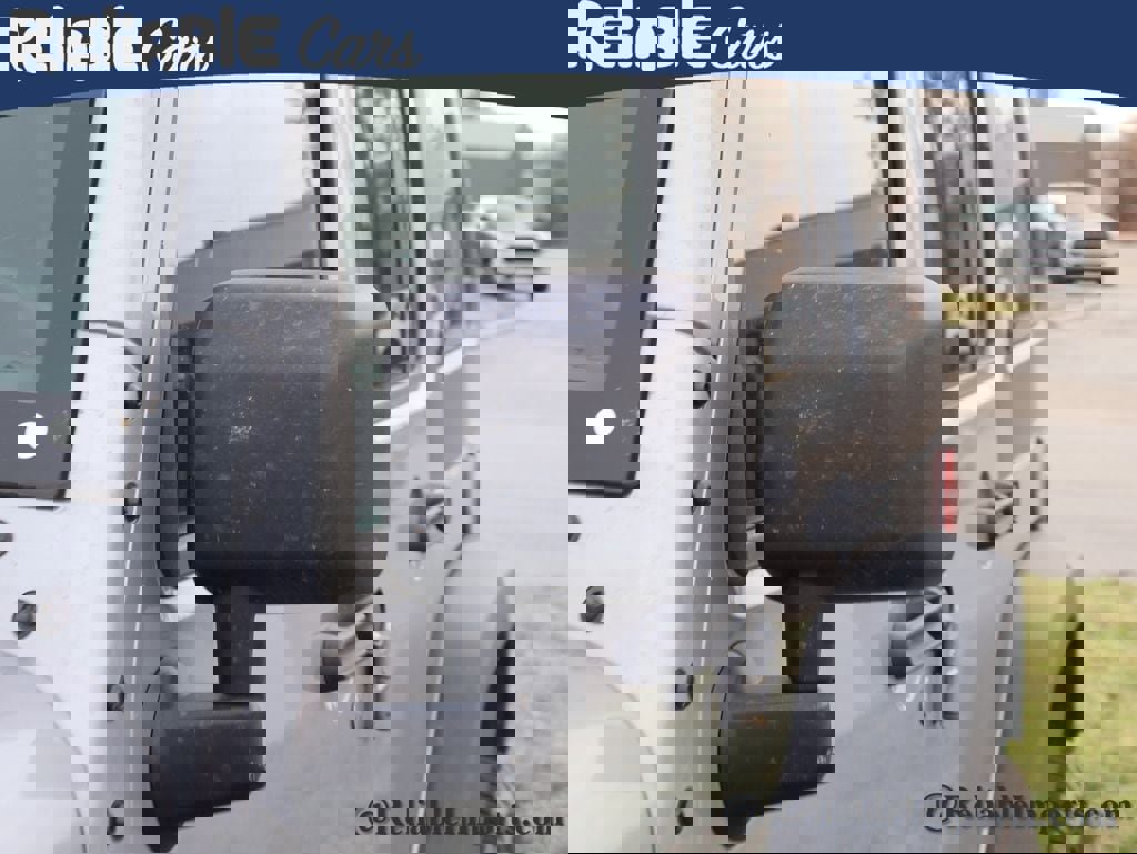 Used 2015 Jeep Wrangler Unlimited Rubicon w/ Connectivity Group image 13