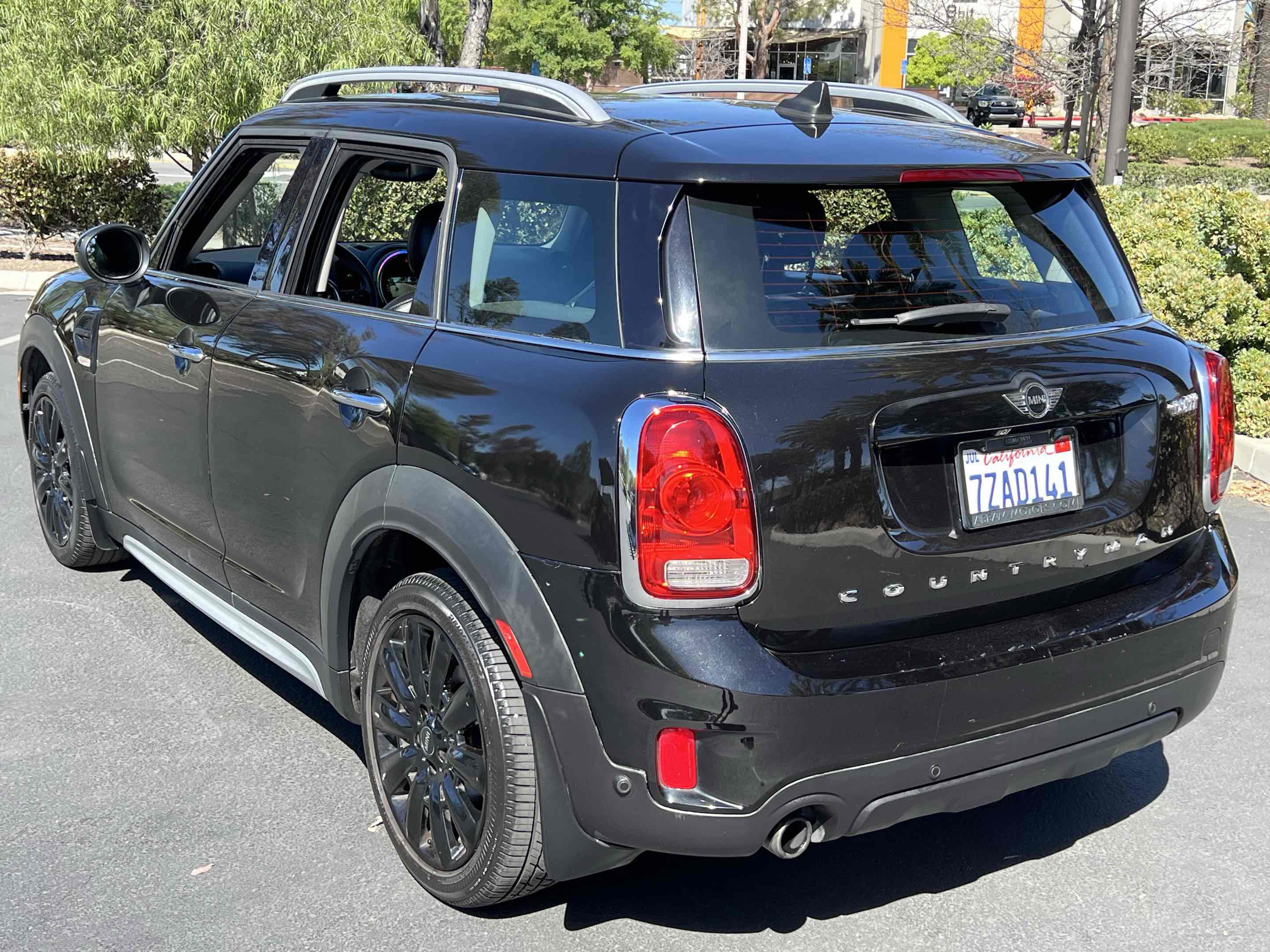 Used 2017 MINI Cooper Countryman image 2