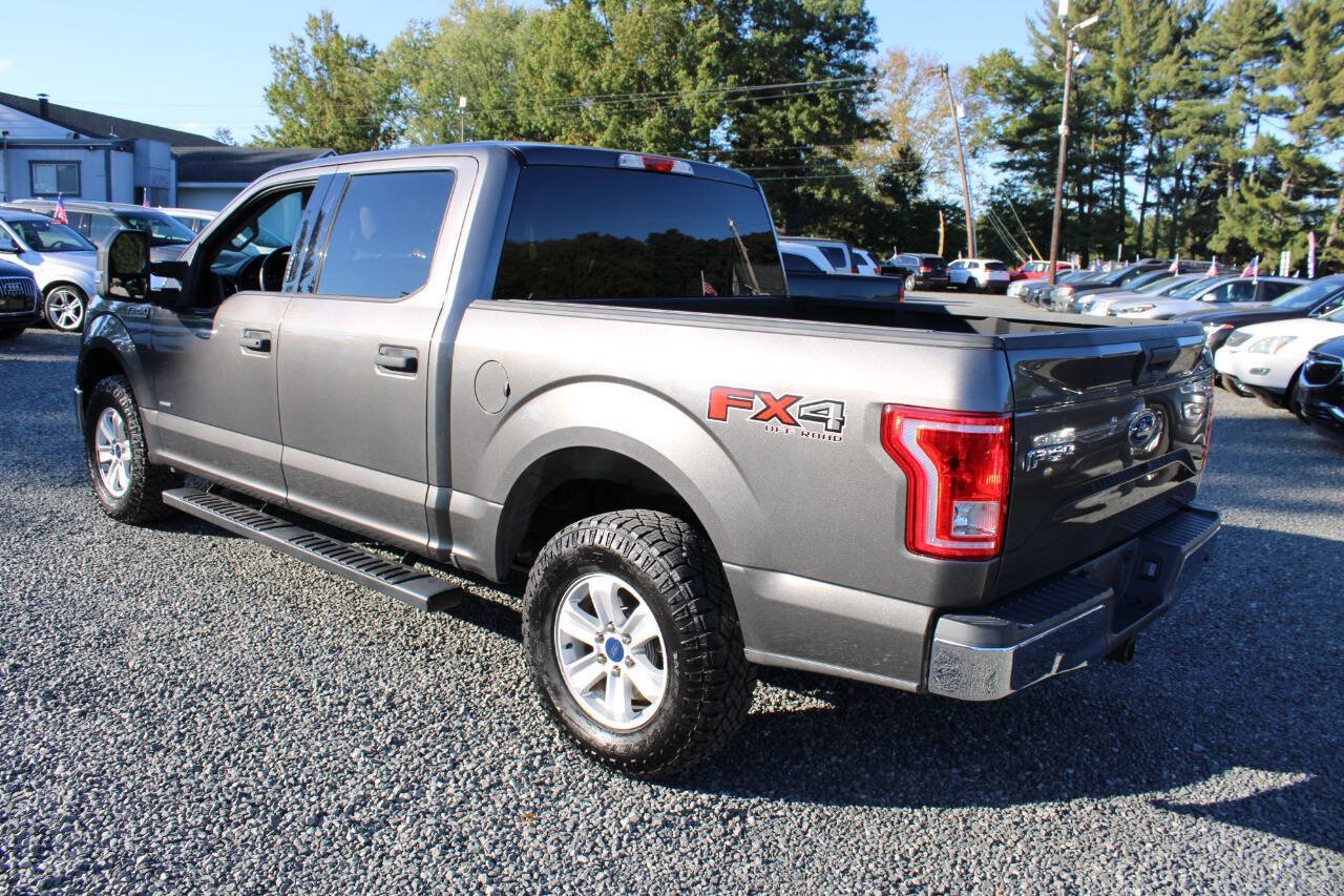Used 2015 Ford F150 XLT w/ Equipment Group 301A Mid AWD/4WD image 9