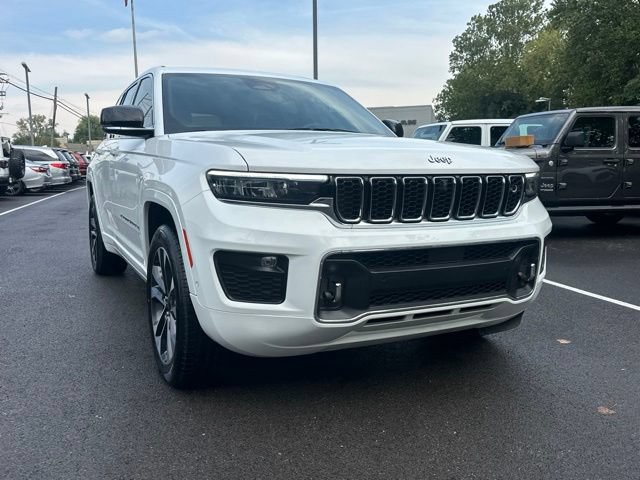 Used 2023 Jeep Grand Cherokee Overland w/ Adv Protech Group III AWD/4WD image 21