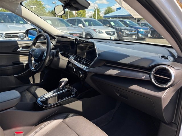 Used 2025 Chevrolet Trax ACTIV w/ Driver Confidence Package image 33