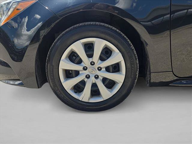 Used 2022 Toyota Corolla LE FWD image 22