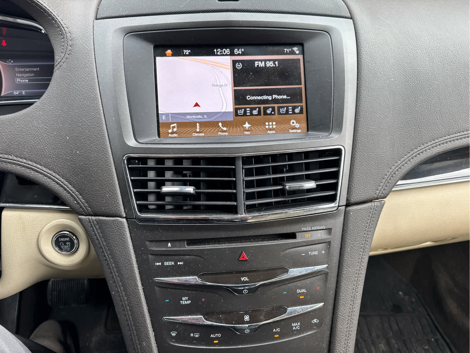 Used 2017 Lincoln MKT AWD w/ Technology Package image 8