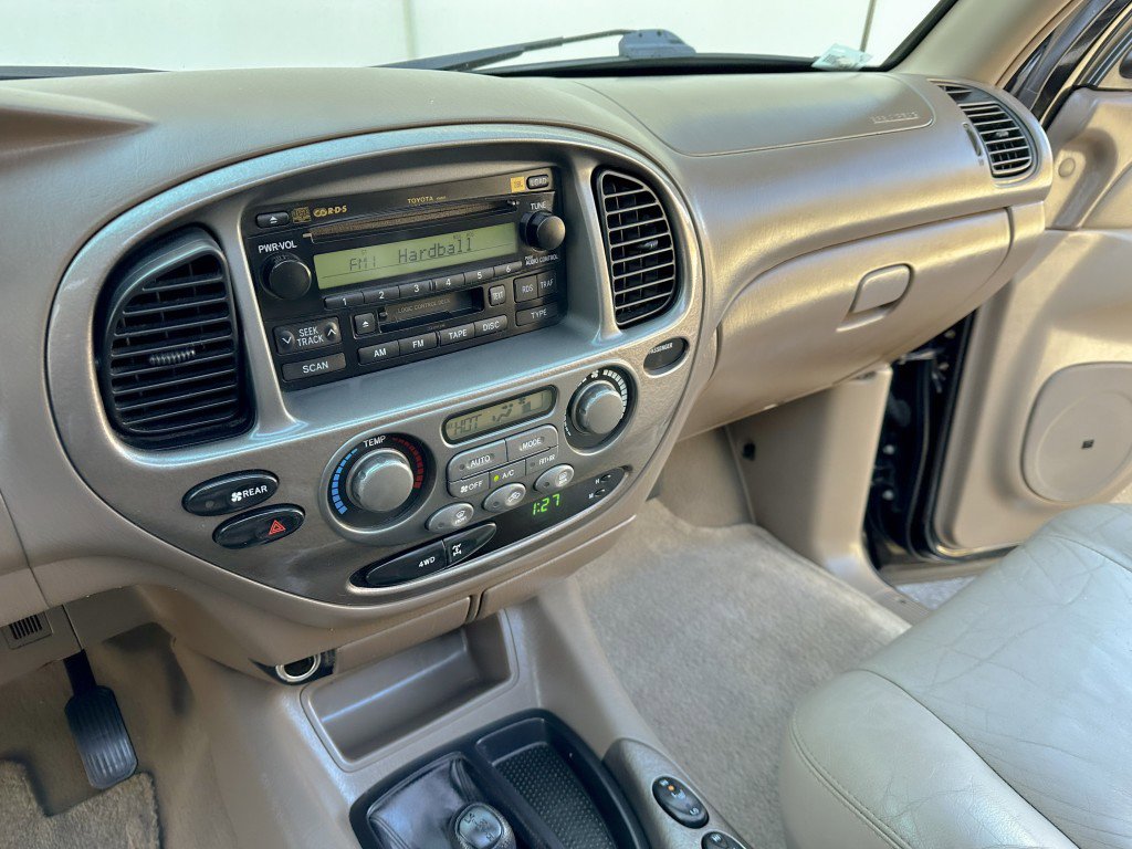 Used 2004 Toyota Sequoia Limited image 25