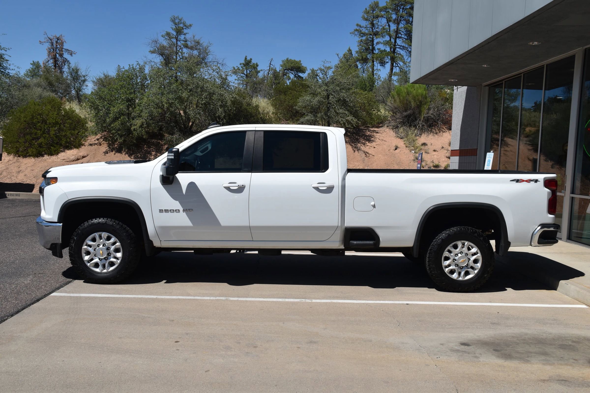 Used 2022 Chevrolet Silverado 3500 LT w/ Convenience Package image 2