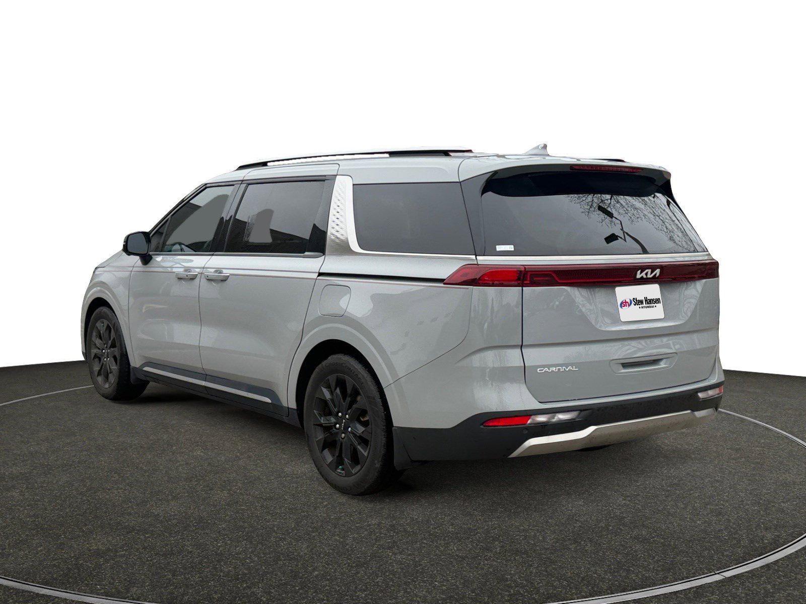 Used 2024 Kia Carnival SX Prestige image 3