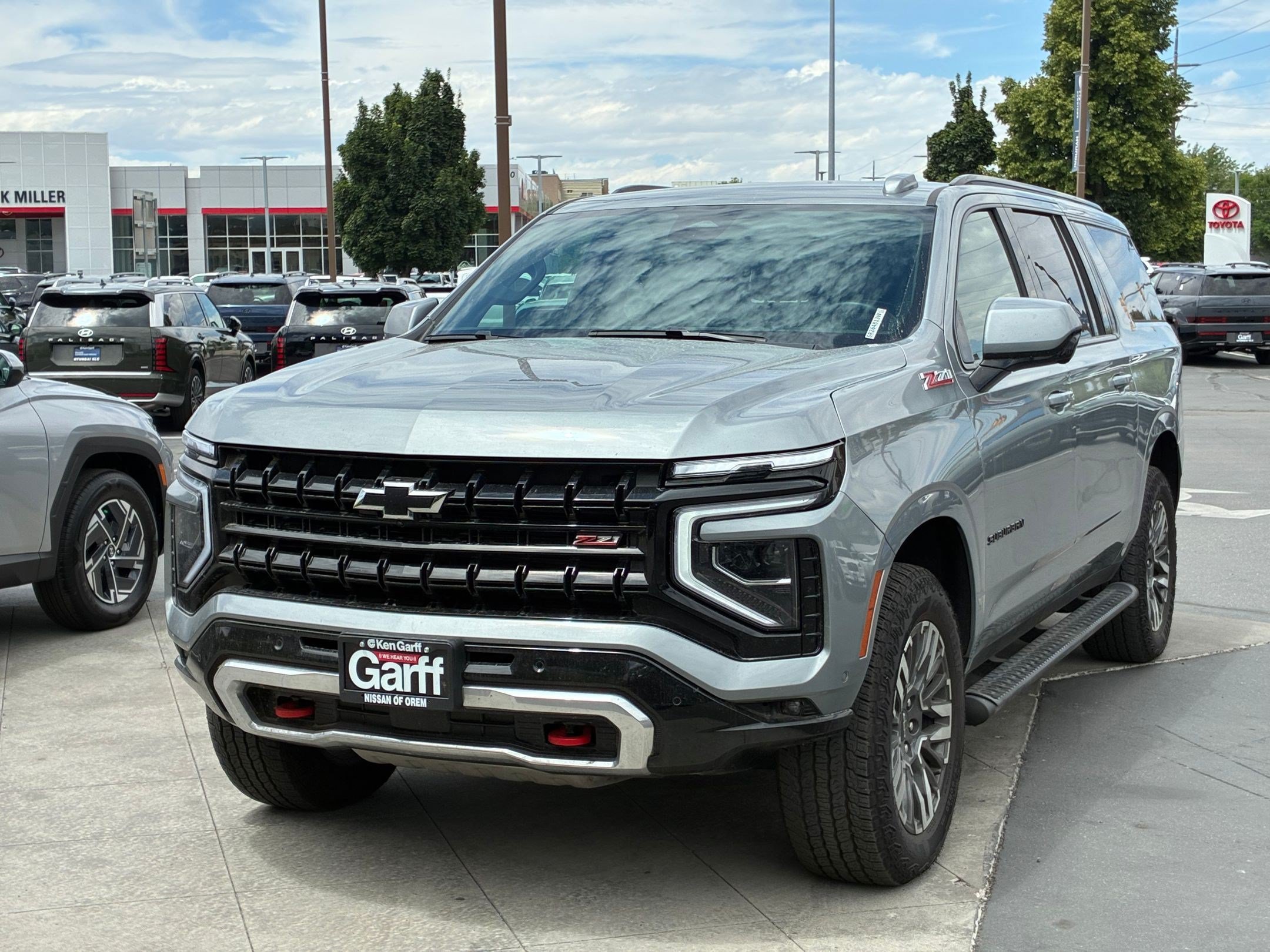 Used 2025 Chevrolet Suburban Z71 AWD/4WD image 10