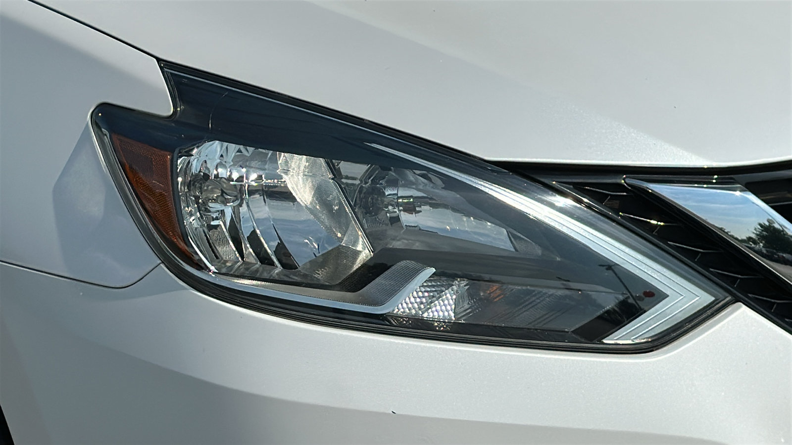 Used 2019 Nissan Sentra SV FWD image 4