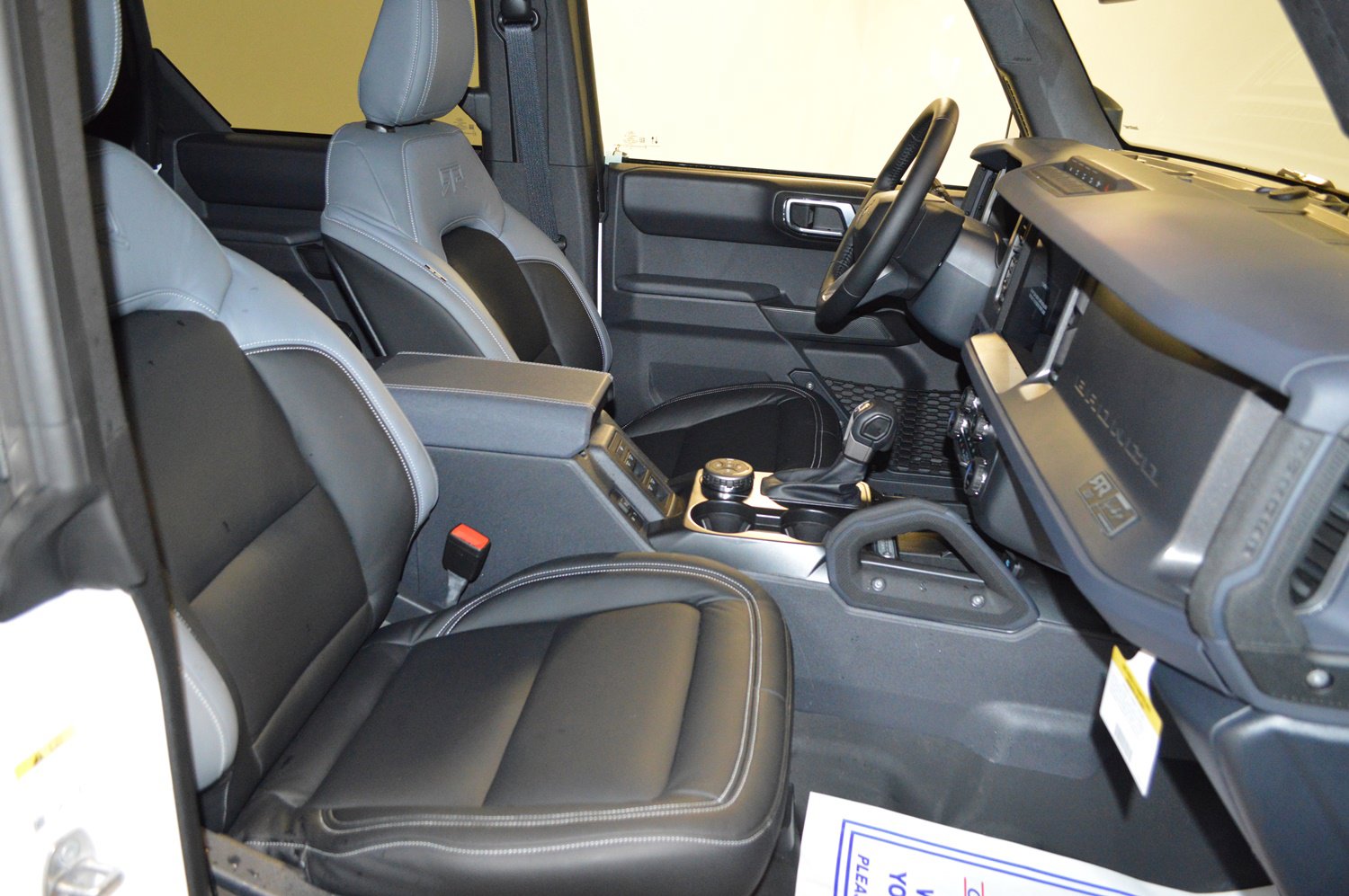 New 2025 Ford Bronco Badlands image 11