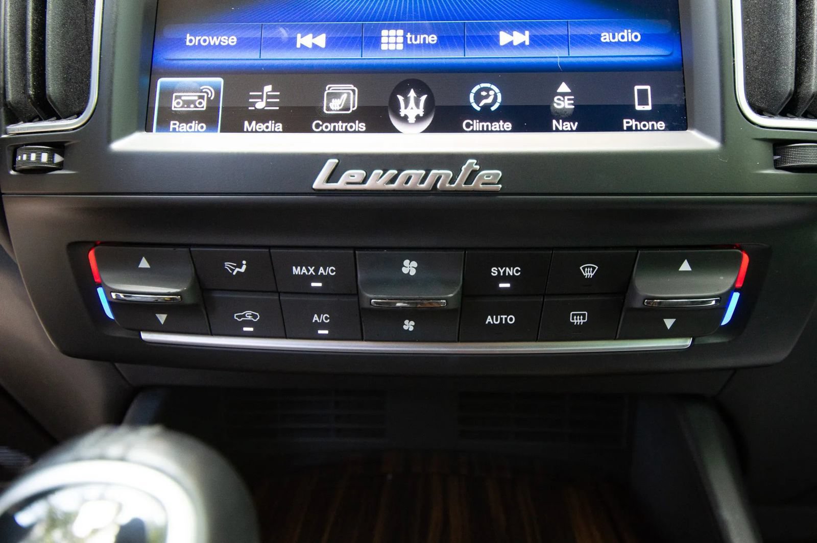 Used 2017 Maserati Levante w/ Luxury Package AWD/4WD image 51