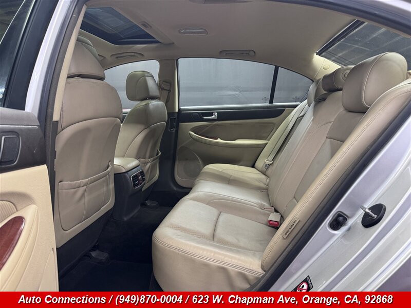 Used 2012 Hyundai Genesis 3.8 w/ Premium Pkg RWD image 8