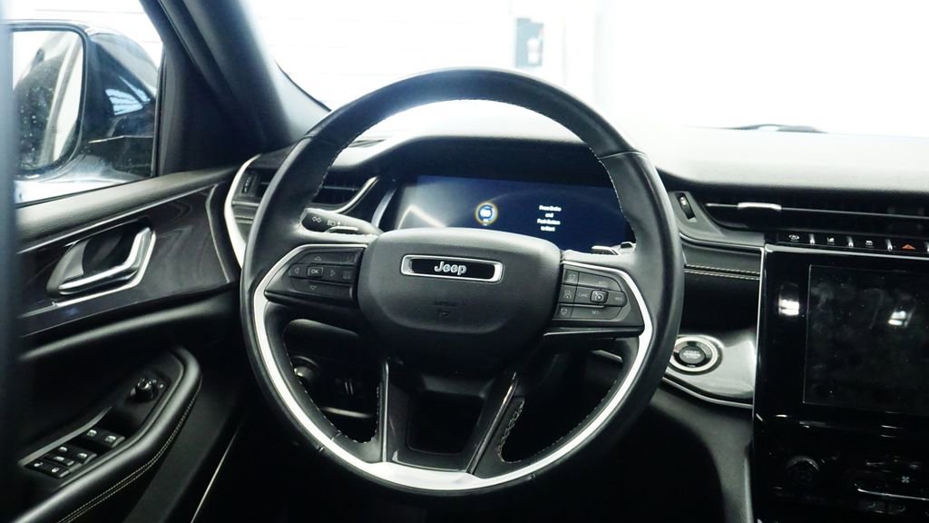 Certified 2022 Jeep Grand Cherokee L Laredo image 22