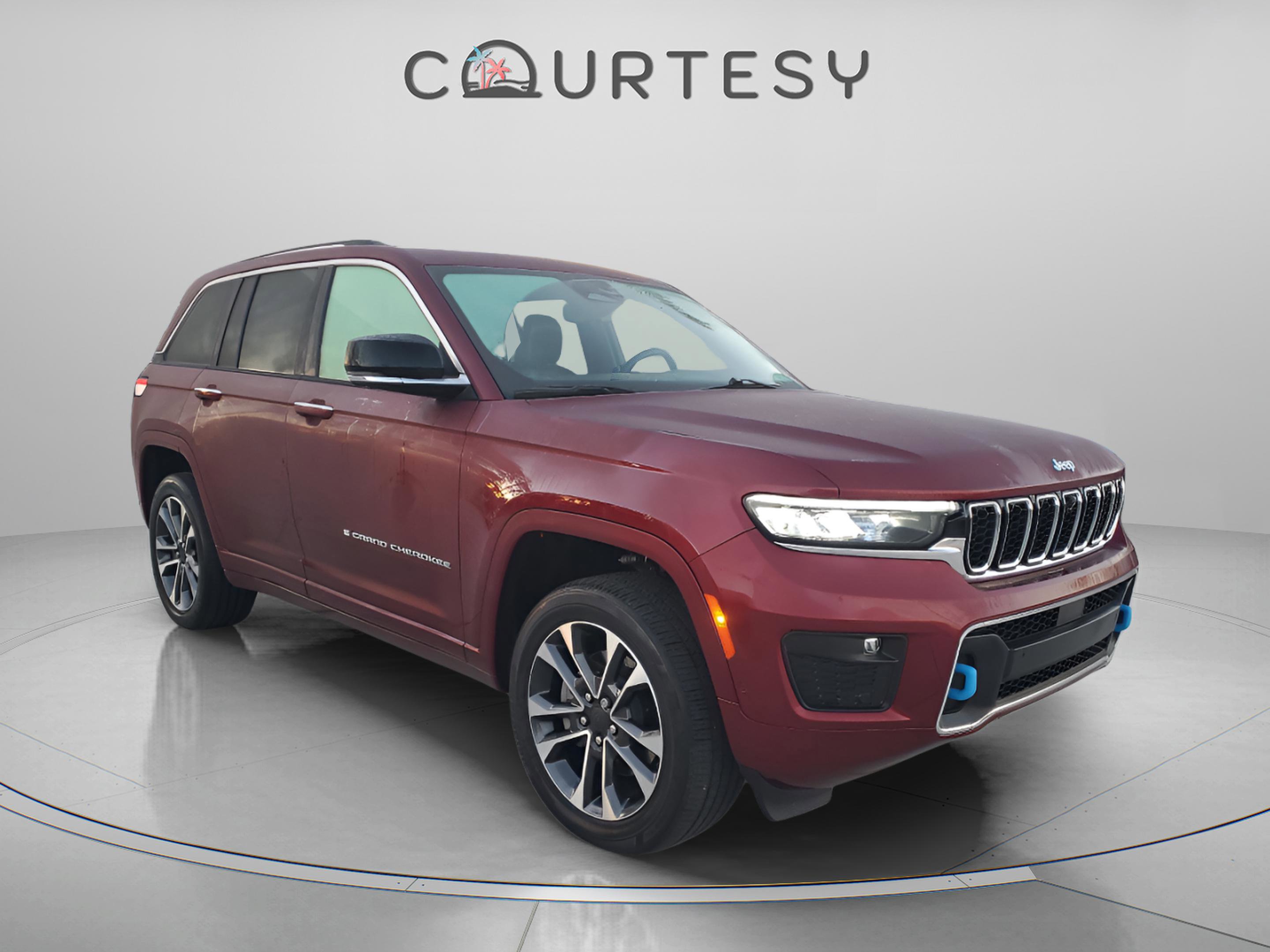 Used 2024 Jeep Grand Cherokee Overland w/ Advanced Protech Group III image 5