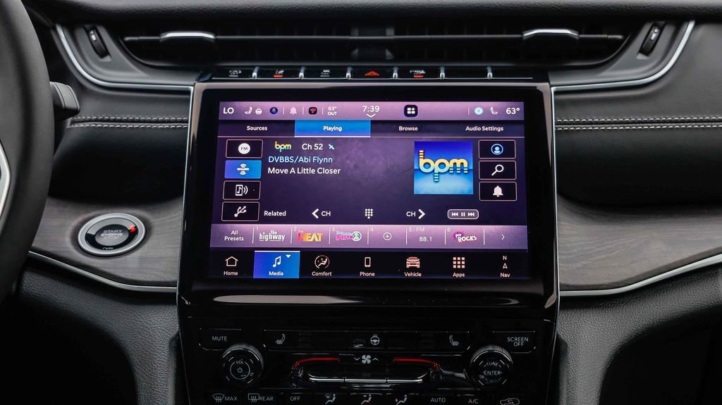 New 2025 Jeep Grand Cherokee L Limited w/ Black Appearance Package image 15