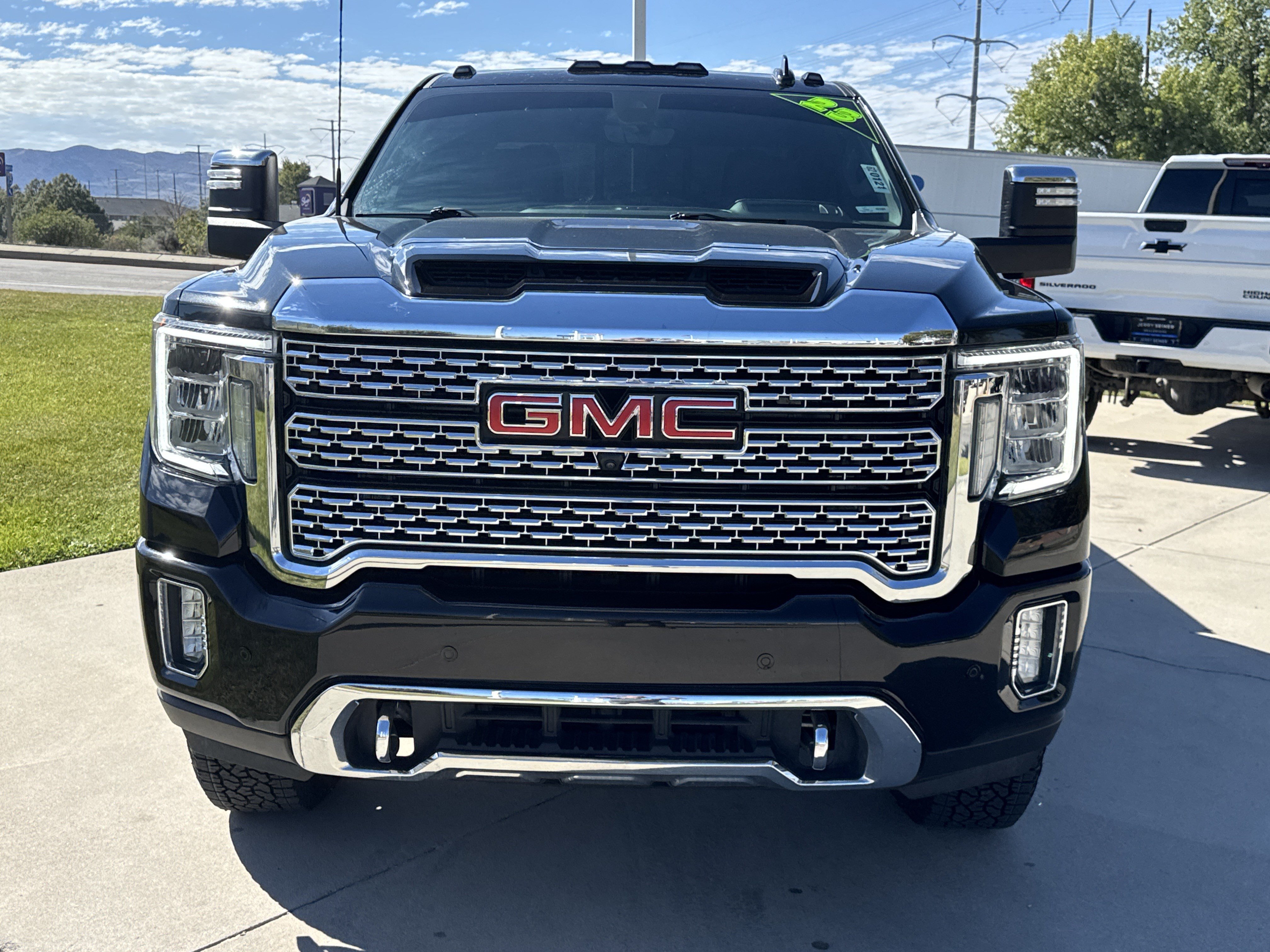 Used 2023 GMC Sierra 3500 Denali w/ Denali Black Diamond Edition AWD/4WD image 8