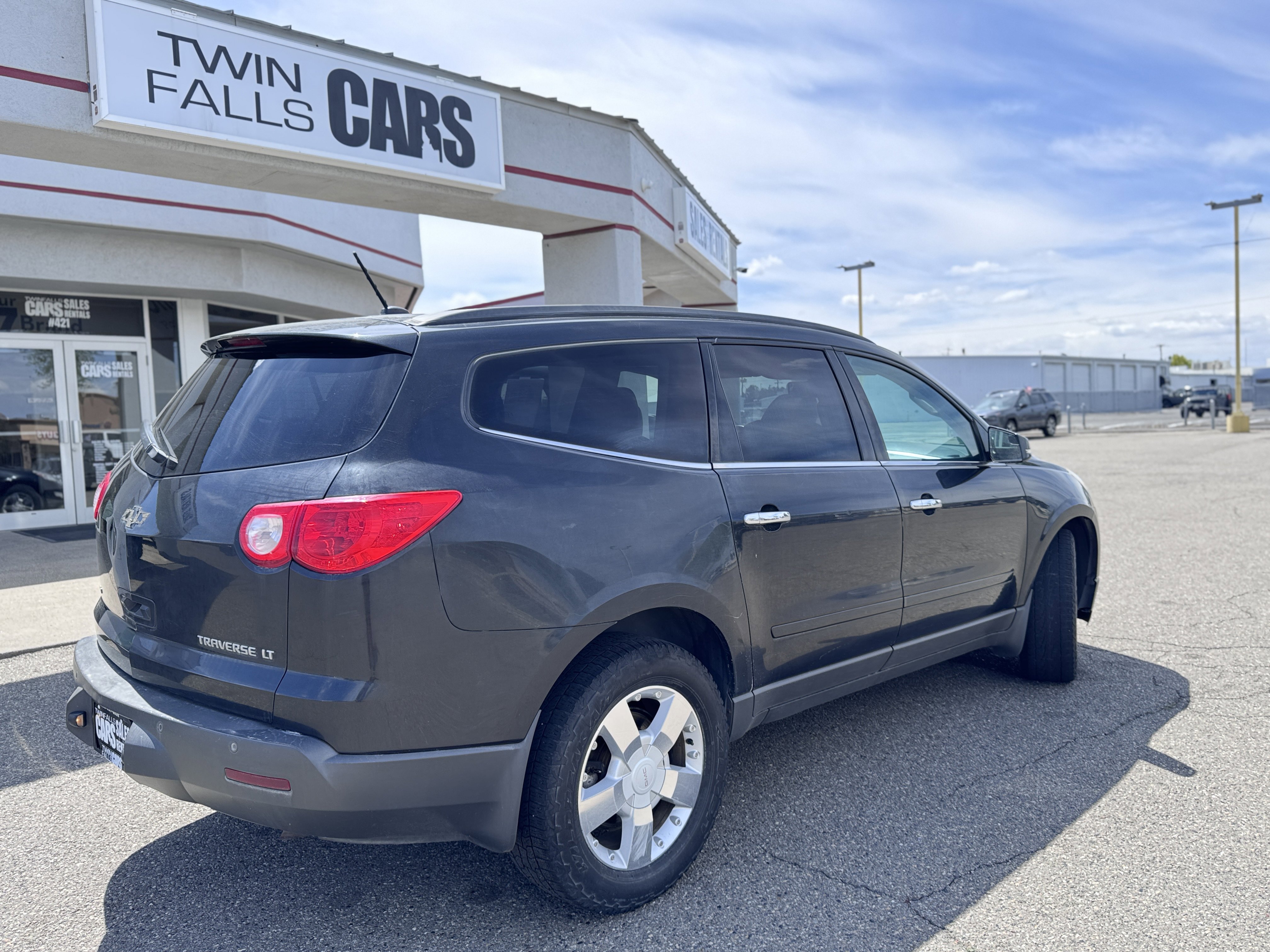 Used 2011 Chevrolet Traverse LT w/ Personal Connectivity Package AWD/4WD image 8
