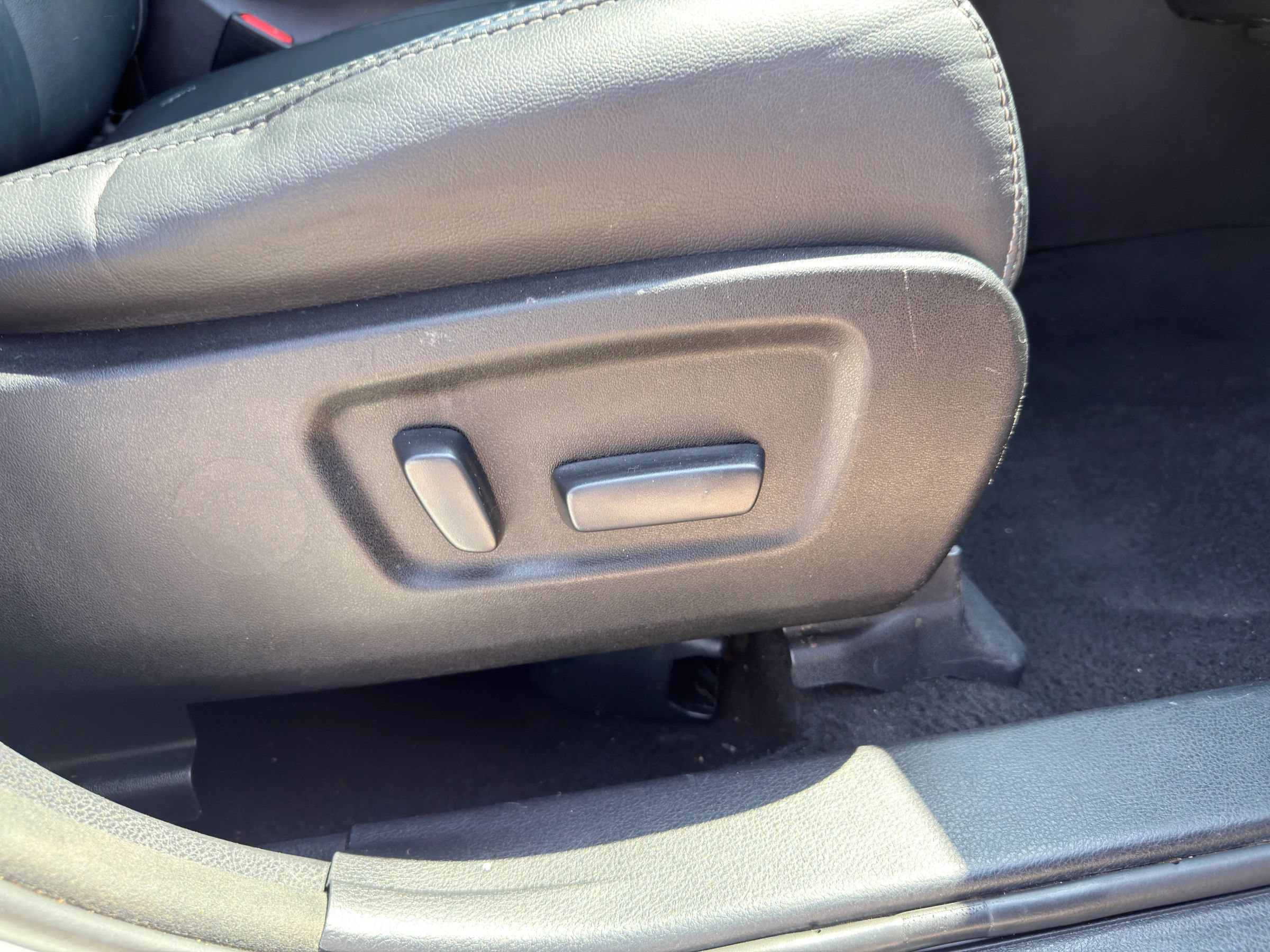 Used 2017 Toyota Highlander XLE FWD image 28