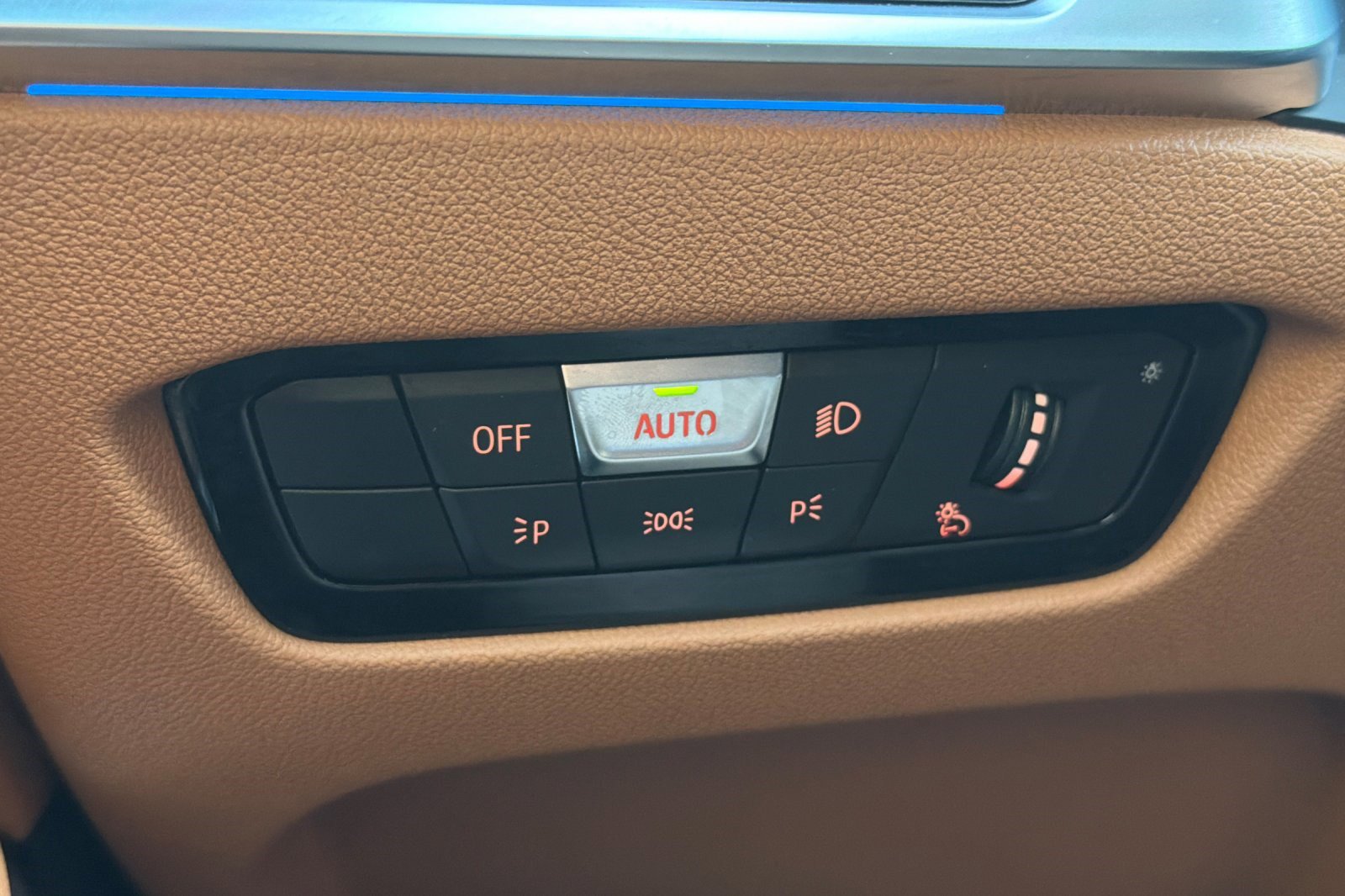 Certified 2022 BMW 330e 330e w/ Convenience Package image 36