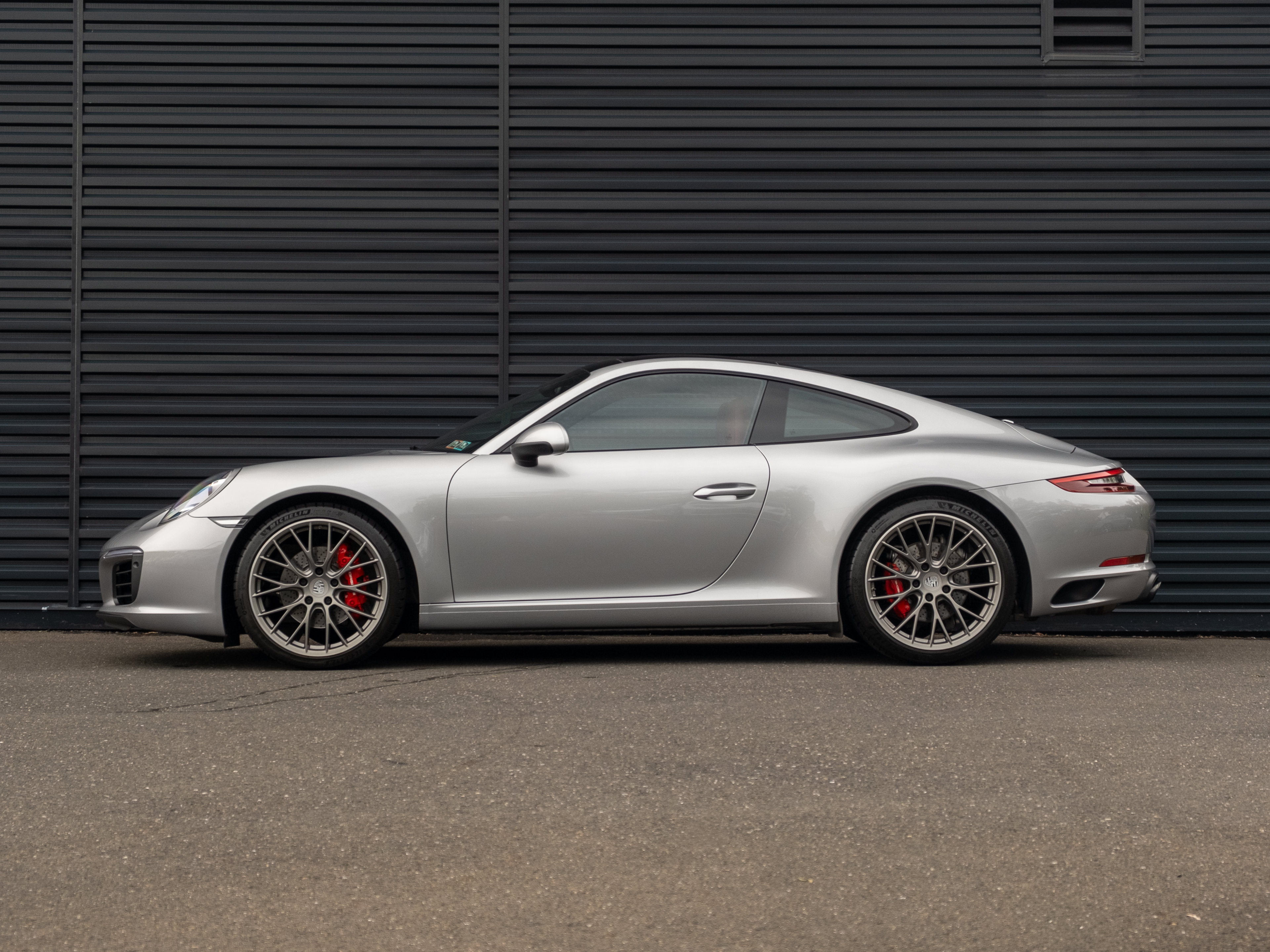 Certified 2019 Porsche 911 Carrera RWD image 2