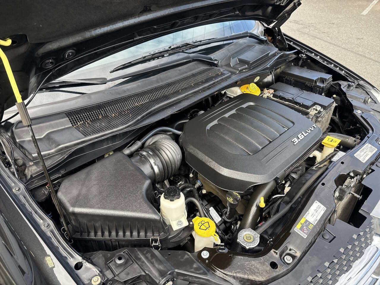 Used 2017 Dodge Grand Caravan SXT FWD image 14