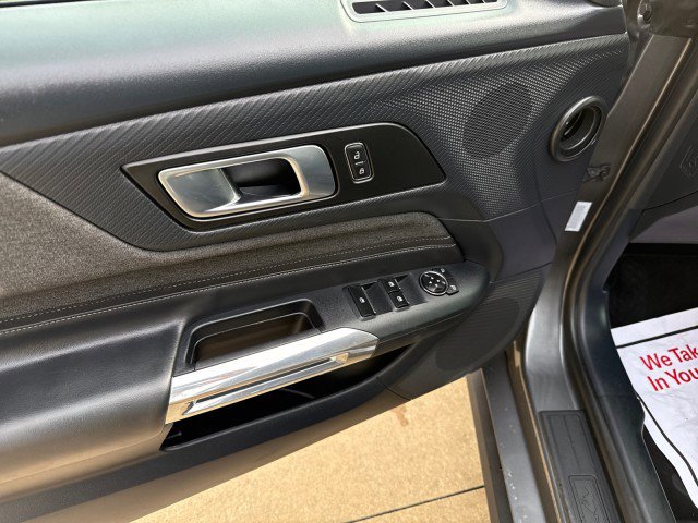 Used 2024 Ford Mustang Convertible image 11