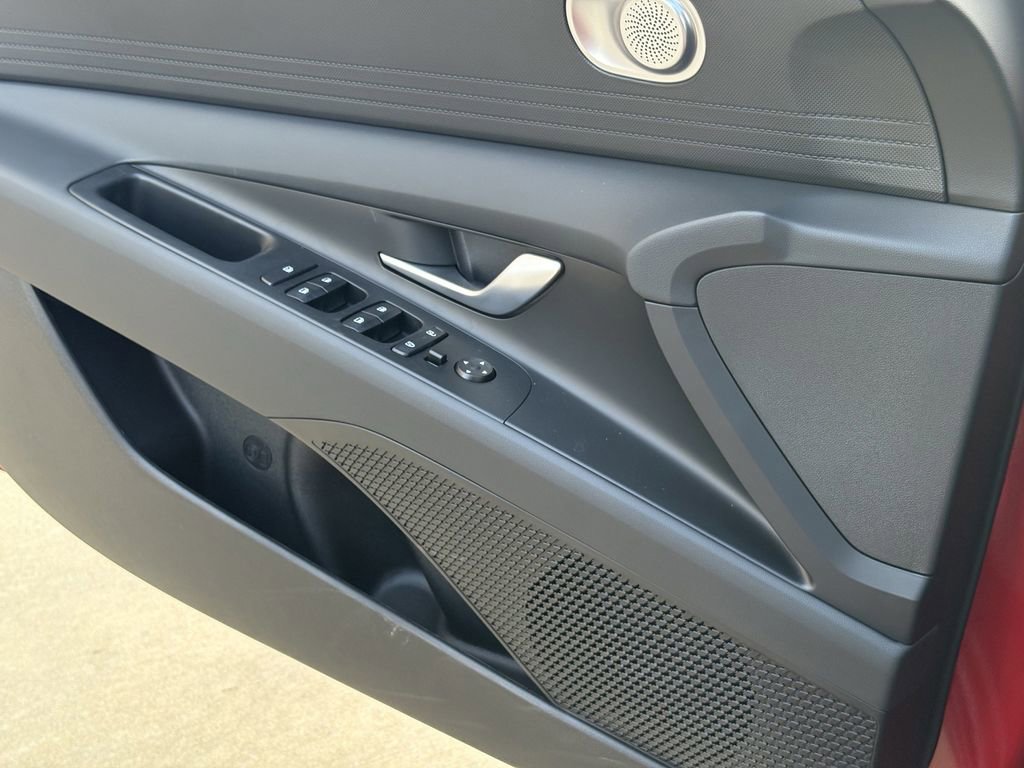New 2025 Hyundai Elantra SE image 21