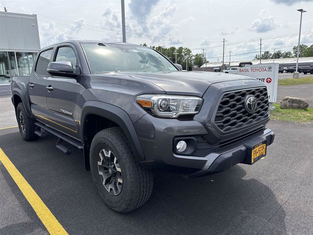 Used 2020 Toyota Tacoma TRD Off-Road w/ Technology Package AWD/4WD image 2