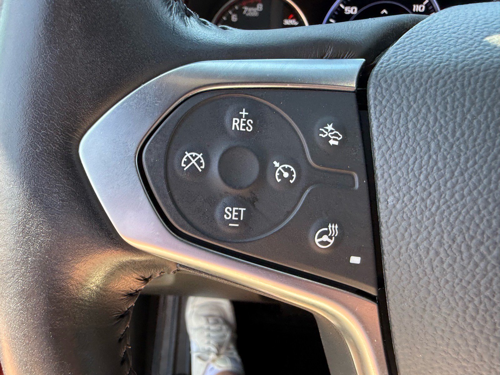 Used 2022 Chevrolet Traverse Premier AWD/4WD image 26