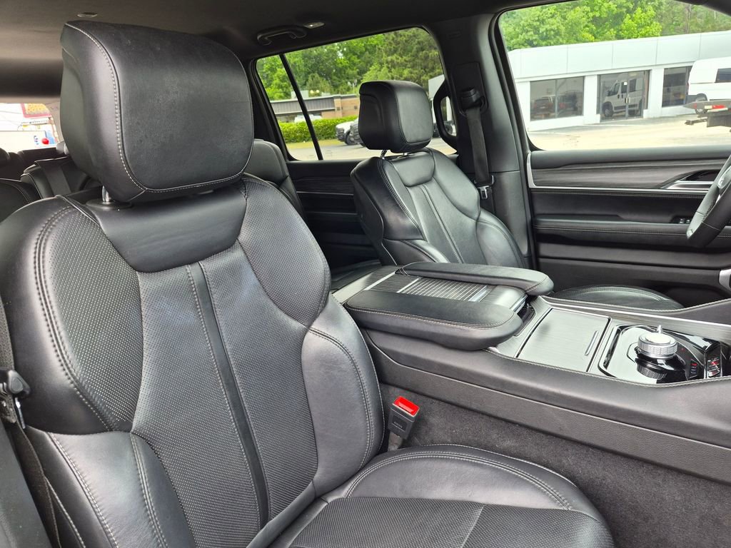 Used 2024 Jeep Wagoneer Series II w/ Flexible Seating Group AWD/4WD image 36