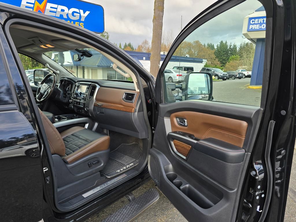 Used 2016 Nissan Titan Platinum Reserve image 11