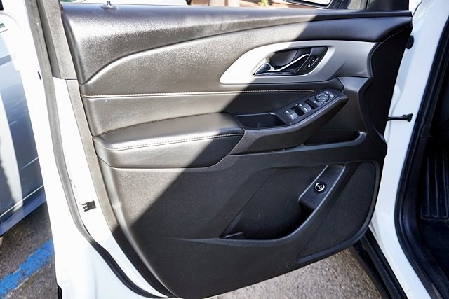 Used 2021 Chevrolet Traverse LT image 22